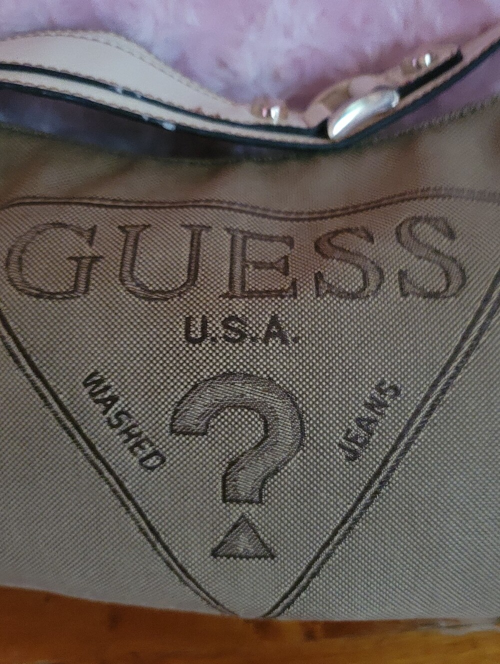 GUESS Olive Canvas Shoulder Bag with White Trim and Matching Wallet - Picture 2 of 11